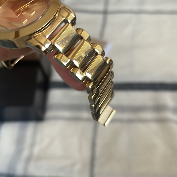 Michael Kors Gold Tone Runway Midsized Watch 38mm MK3206 - Picture 7 of 7